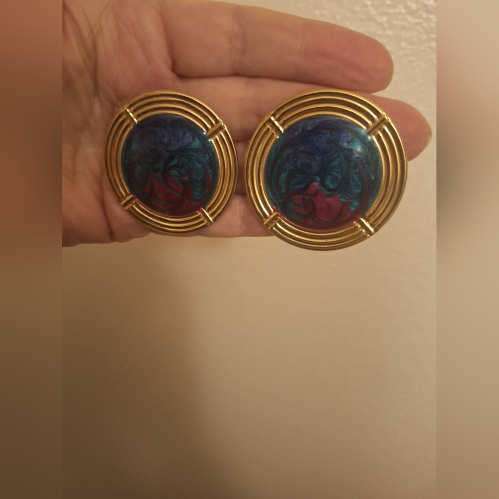 Vintage Clip On Earrings